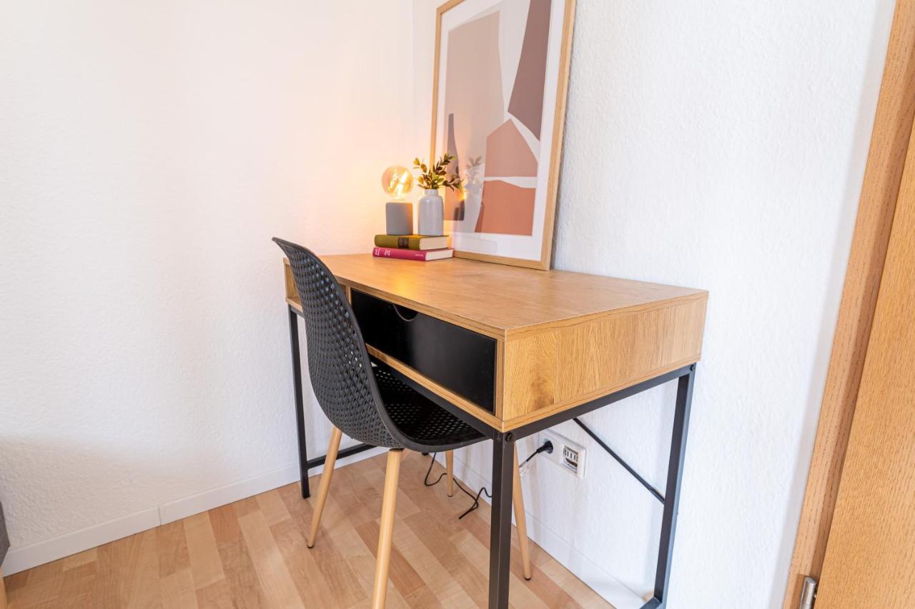 Apartment Vollausgtesttattes Modernes Studio,nahe Btu,netflix,kostenloser Tiefgaragenstellplatz *